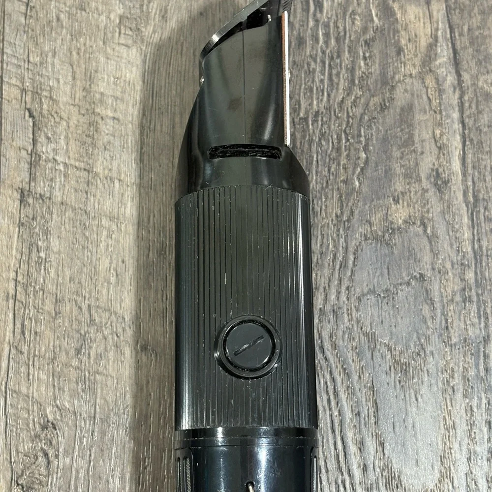 Oster Titan 76076-310 2 Speed Hair Clipper Hair Clipper (2) Blades & (11) Guards